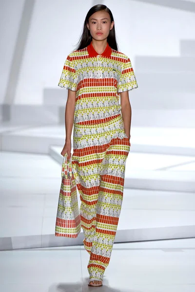 Look 18